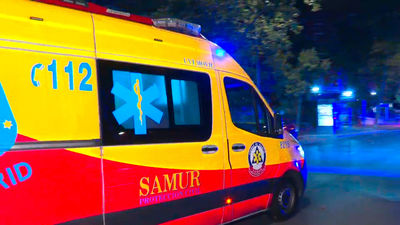 Dos apuñalados por la espalda en una violenta reyerta en Usera con armas blancas y adoquines