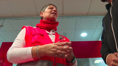 Una enfermera jubilada salva la vida a una mujer que se atragantó en un restaurante de Arganzuela