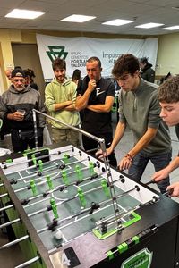 Disputa de un partido de futbolín en Carabaña