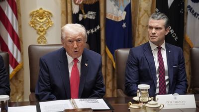 Trump dice que atacará muy pronto Venezuela y amenaza a Colombia