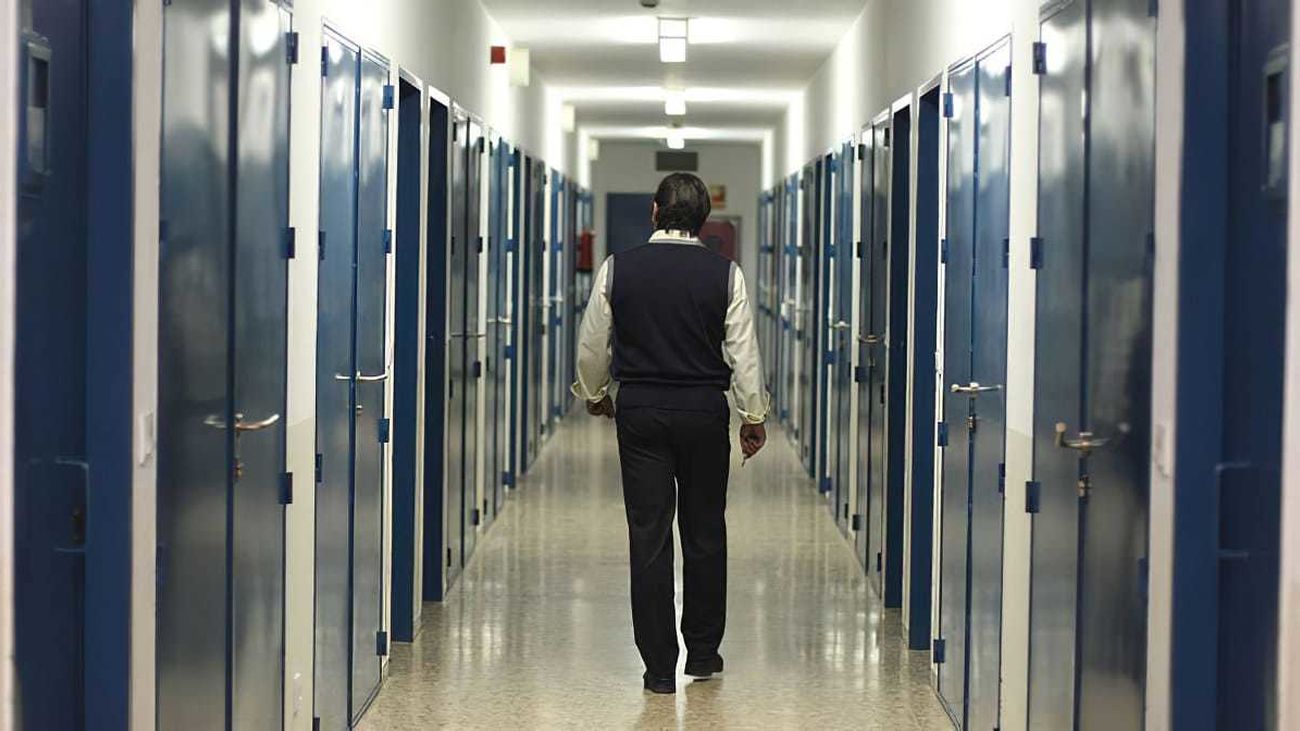 Oposiciones: 25 plazas de juristas y 31 de psicólogos para trabajar en Instituciones Penitenciarias