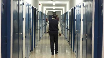 Oposiciones: 25 plazas de juristas y 31 de psicólogos para trabajar en Instituciones Penitenciarias