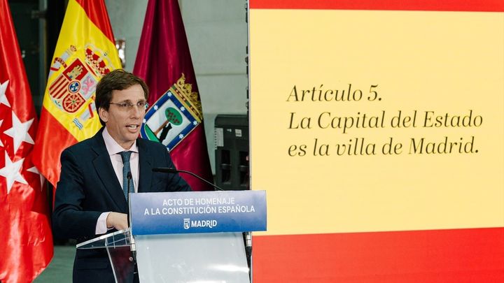 Almeida reivindica el artículo 117 y defiende la "independencia judicial" en el Día de la Constitución