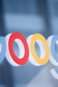 Letrero con el logo de Google