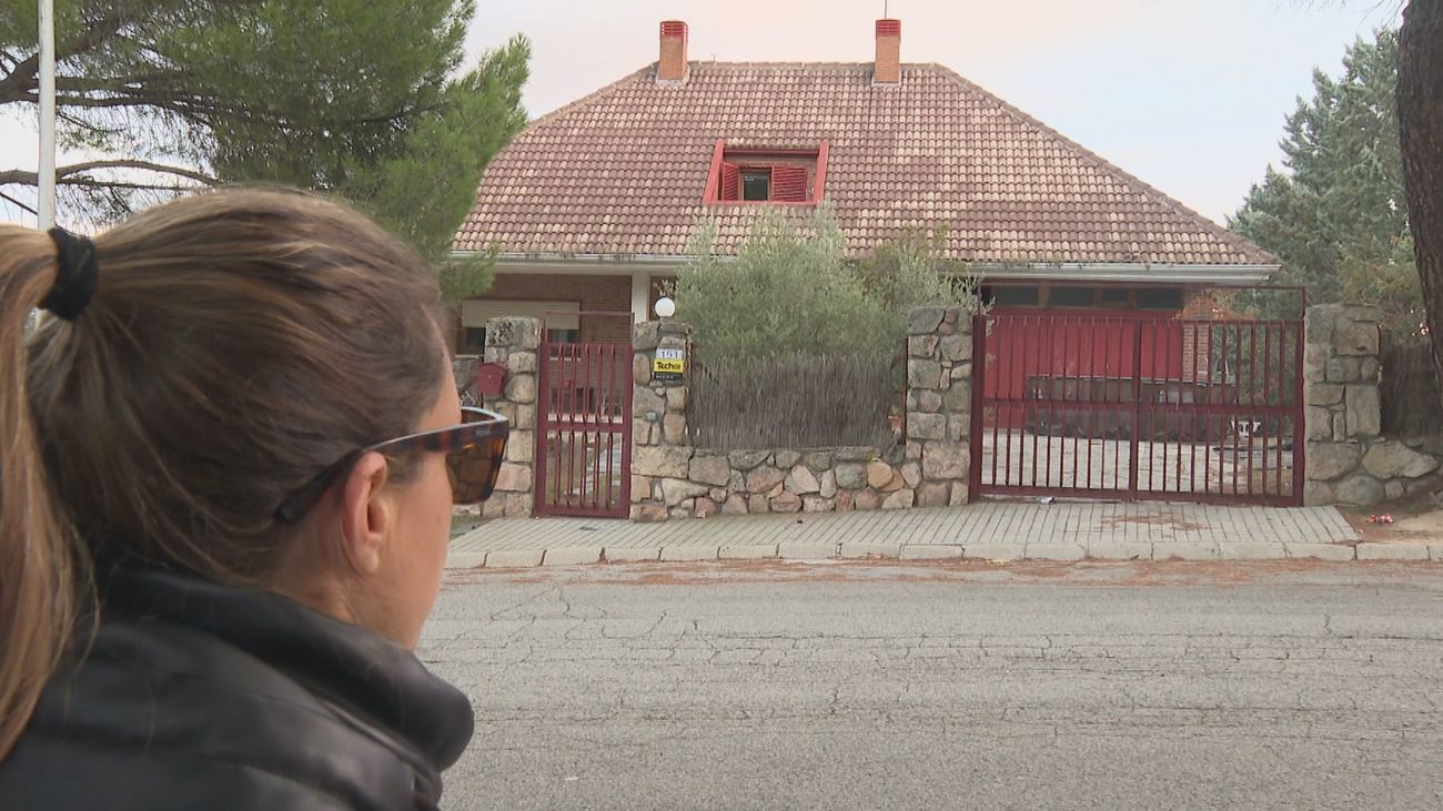 Una mafia oferta en locutorios de Madrid una casa de lujo para okupar por 1.200 euros