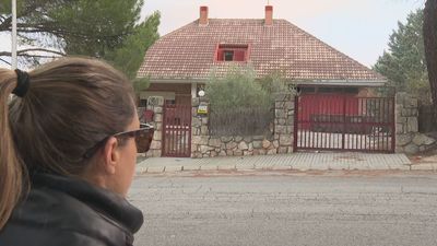Una mafia oferta en locutorios de Madrid una casa de lujo para okupar por 1.200 euros