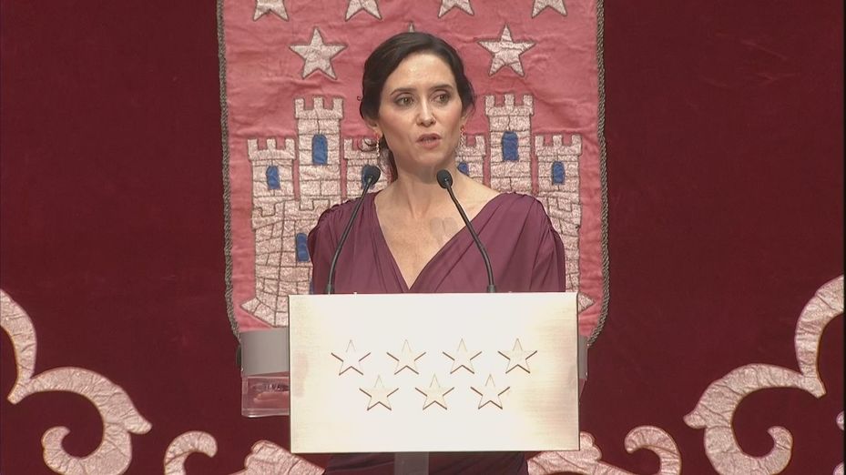 Ayuso pide unión a los españoles por el Día de la Constitución:  "Que nada nos rompa de nuevo"