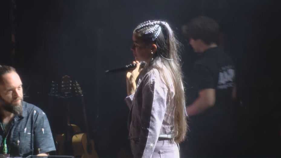 Hablamos en directo con Isabel Aaiún que actúa en el Teatro Eslava de Madrid