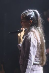 Hablamos en directo con Isabel Aaiún que actúa en el Teatro Eslava de Madrid