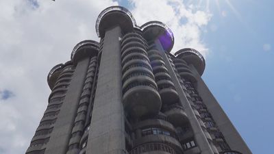Una vivienda en el icónico edificio Torres Blancas de Madrid