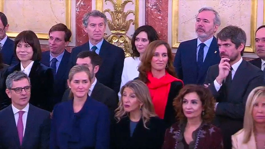 Sánchez defiende su gestión; Feijóo lo acusa de “atacar la Constitución”