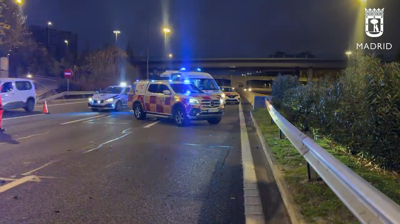 Una motorista grave tras perder el control de su moto en la M-30