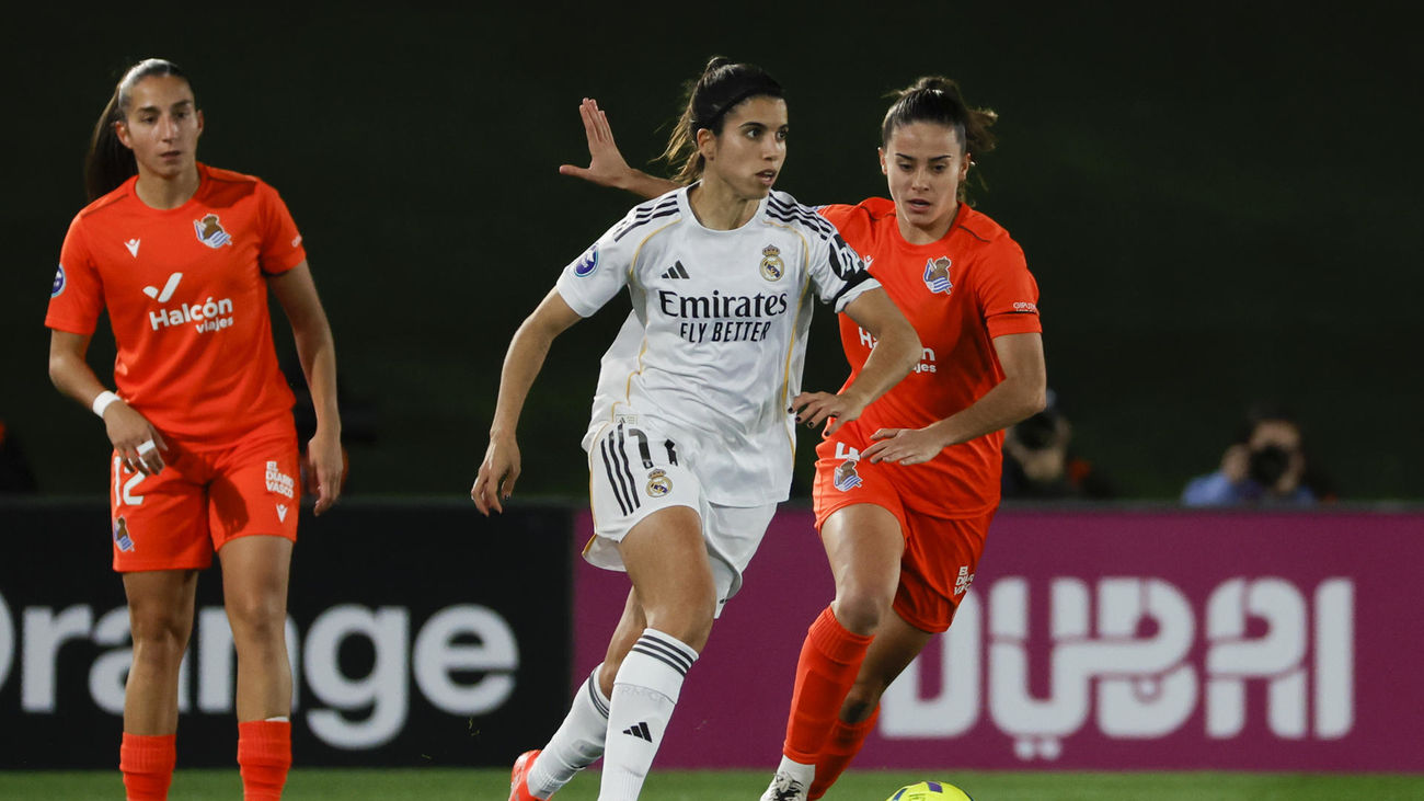 Alba Redondo ante la Real Sociedad