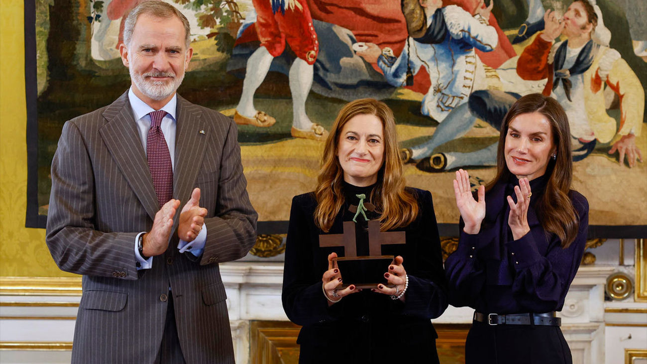 Los Reyes entregan el Premio Ñ 2025 a la catedrática María Delgado