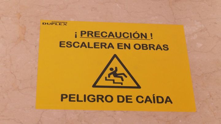 ¡Las obras avanzan! Estos vecinos de Vallecas por fin conseguiran su ascensor