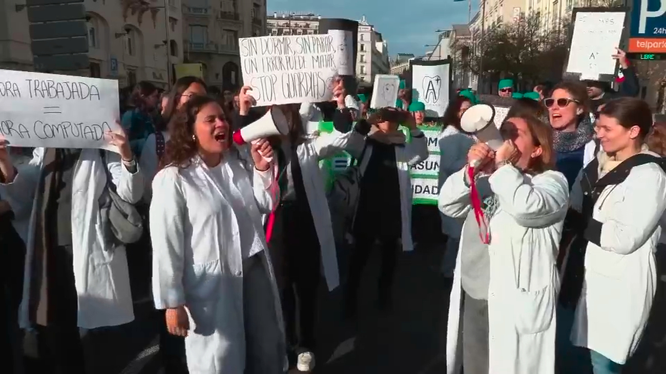 Histórica huelga de médicos en España en protesta contra el Estatuto Marco