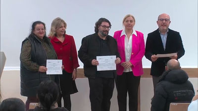 Madrid entrega los primeros diplomas de formación para cuidadores de ELA