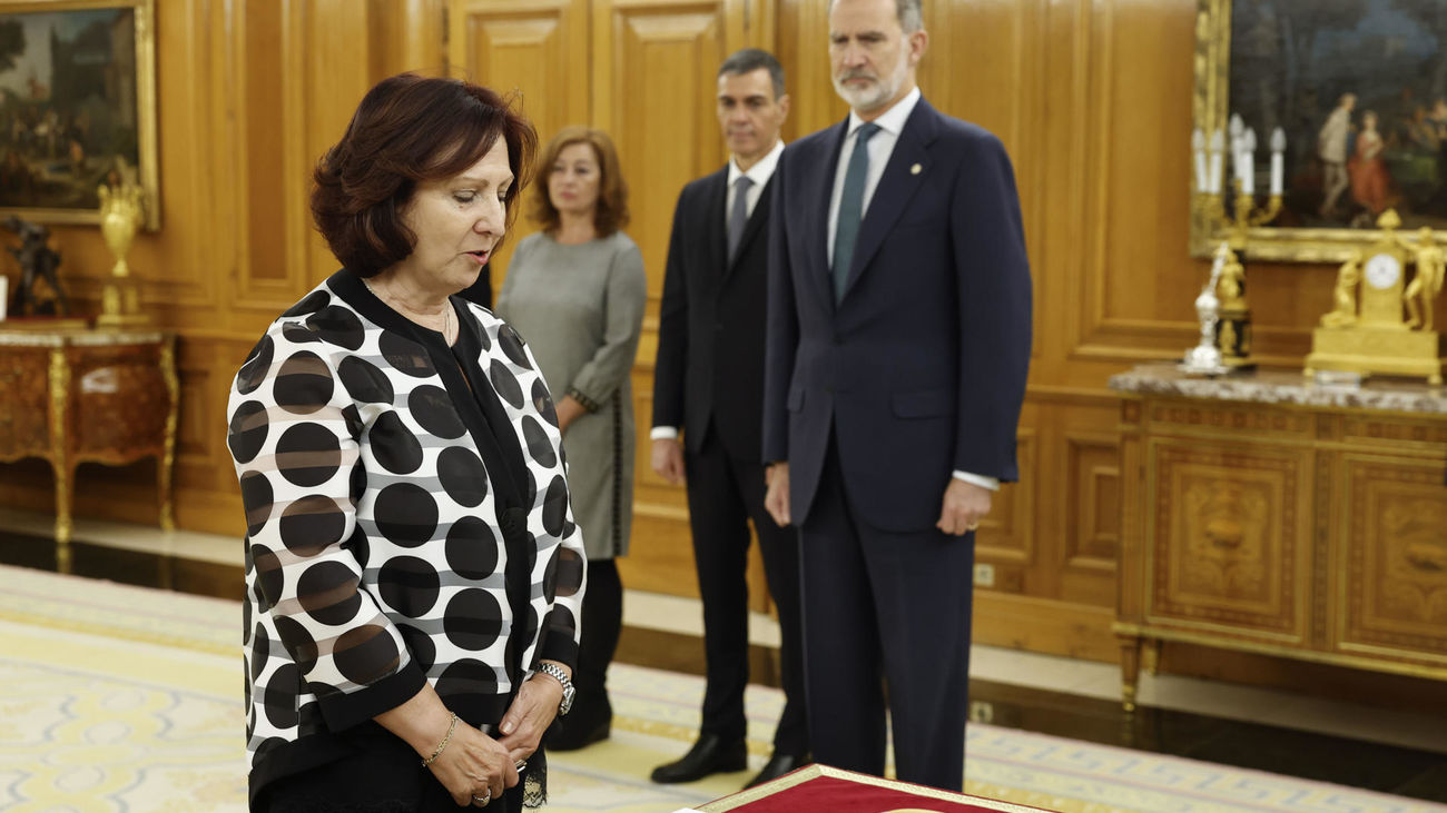 La nueva fiscal general promete el cargo ante el rey Felipe VI