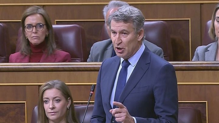 Feijóo ataca a Sánchez con el 'caso Salazar' y el presidente presume de apoyar a las mujeres ante el "acoso laboral"