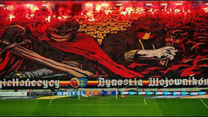 Ultras polacos atacan autobuses del Rayo en una carretera: 10 heridos y 3 hospitalizados