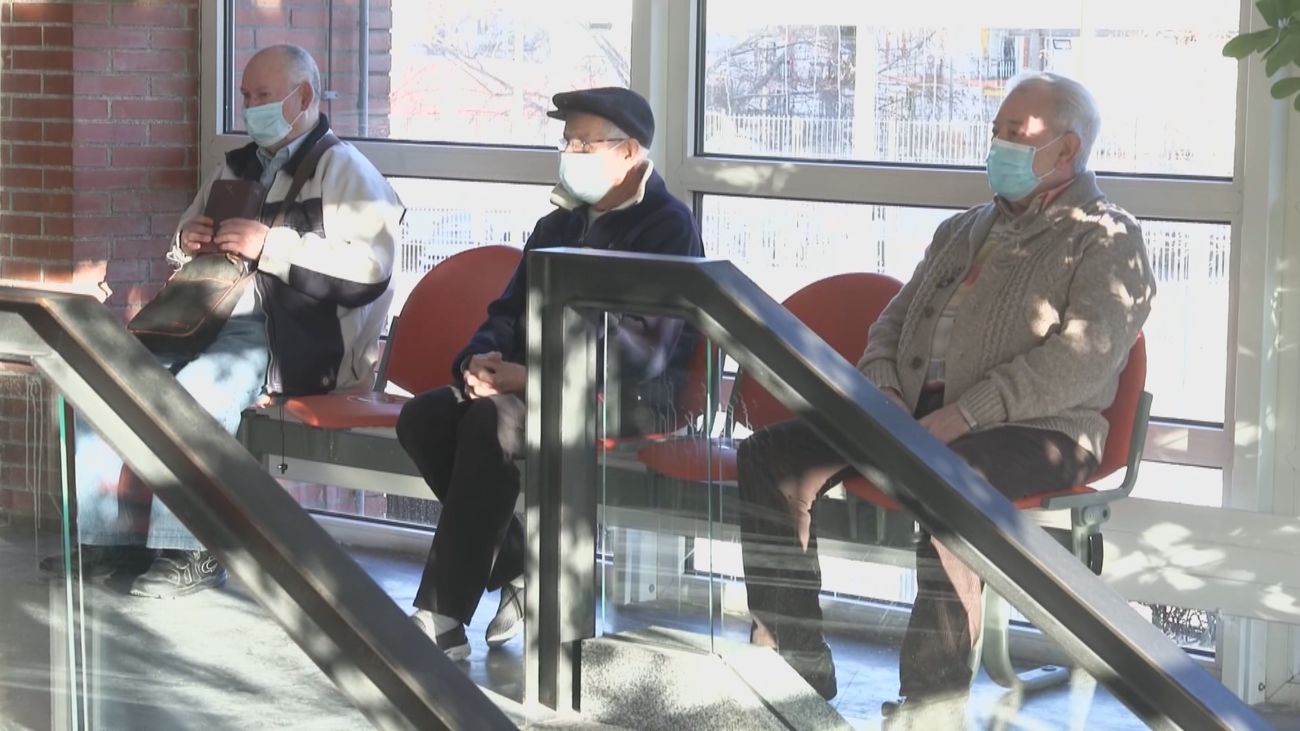 La venta de mascarillas se dispara ante el repunte adelantado de la gripe