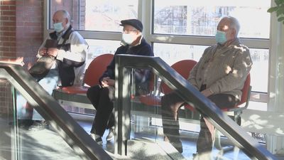 La venta de mascarillas se dispara ante el repunte adelantado de la gripe