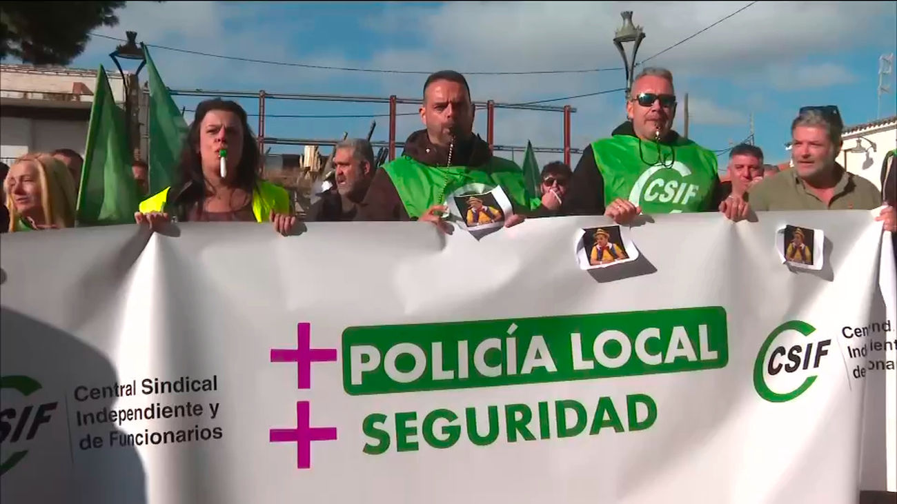 Los policías locales de Parla denuncian "inseguridad" y vuelven a manifestarse contra los recortes