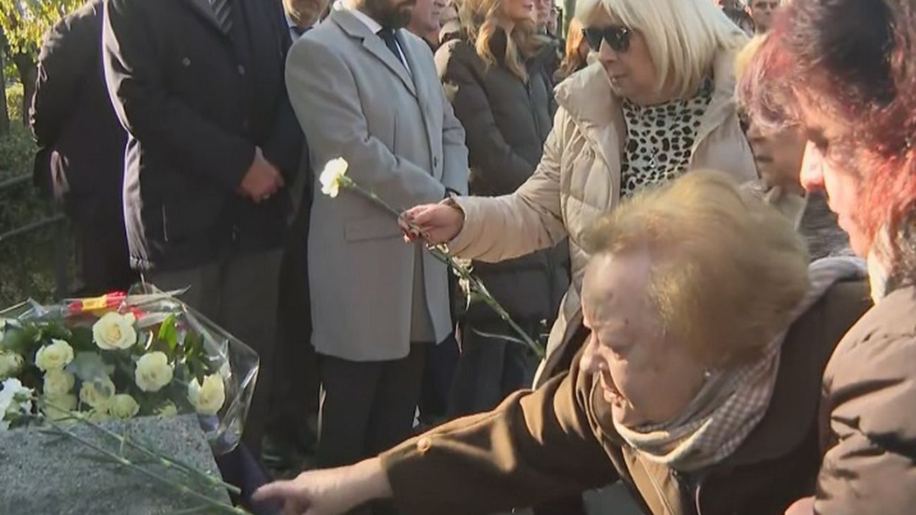 Homenaje a las víctimas del atentado de ETA en Puente de Vallecas, en el 30 aniversario