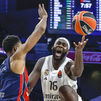 94-87. El Real Madrid sobrevive al Baskonia
