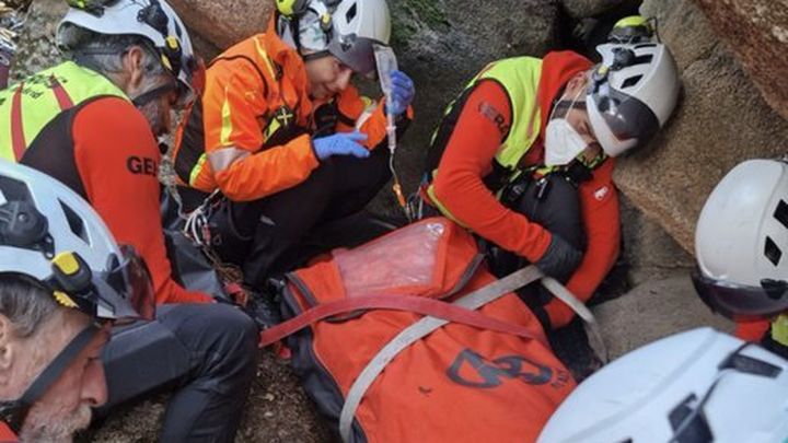 Rescatado en La Pedriza un senderista preciptado en un paraje de difícil acceso
