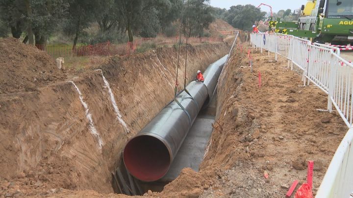 La tubería del Canal de Isabel II que une las cuencas del Lozoya con la del Guadarrama y el Alberche