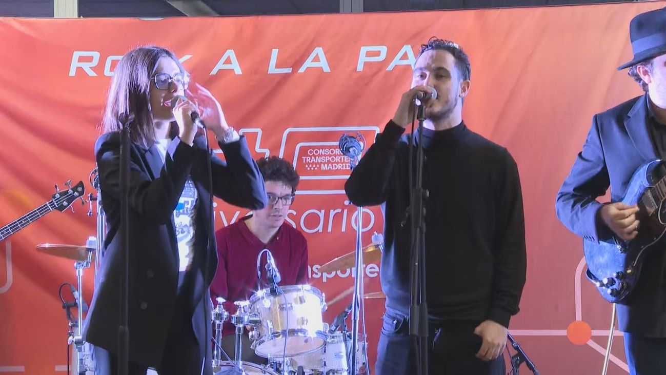 Concierto  de 'Rock a la par'  en el intercambiador de transportes de Avenida de América