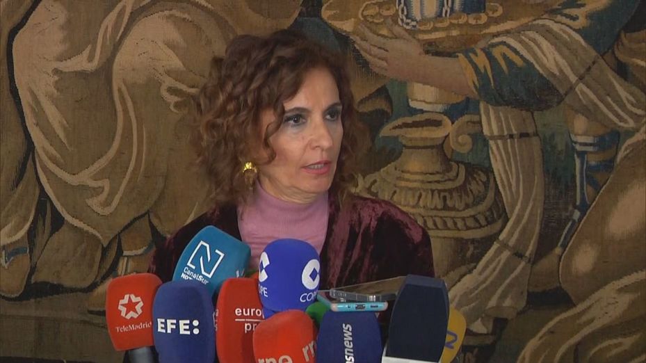 Montero dice que "no hay ningún socialista denunciado por mujeres que ocupe actualmente responsabilidades"