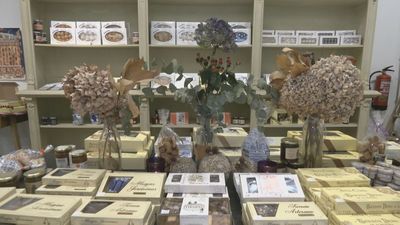 La tienda que trae a Madrid los dulces de los conventos españoles