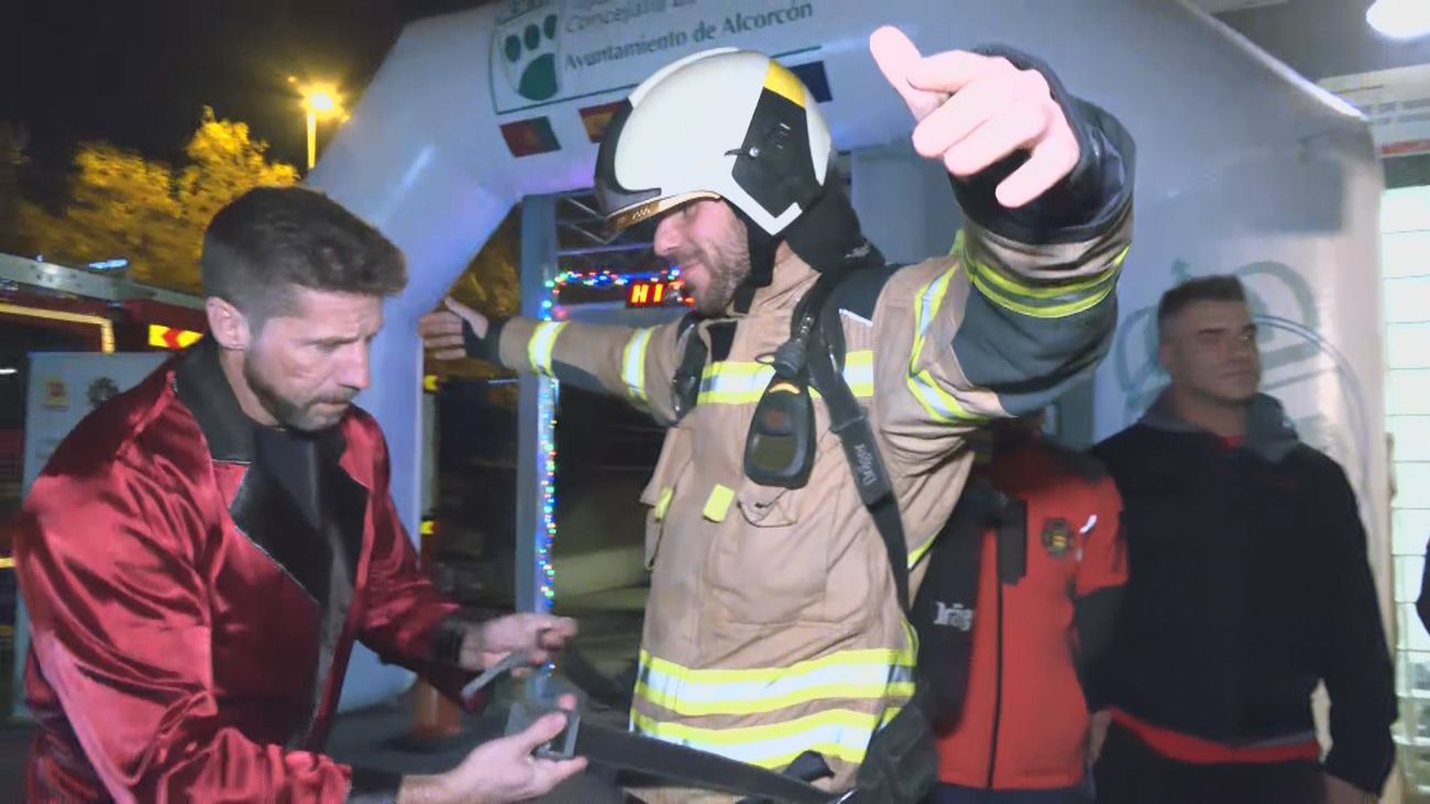 Siete bomberos de Alcorcón suben y bajan 24 horas por las 7 plantas de la torre del Centro Unificado de Seguridad