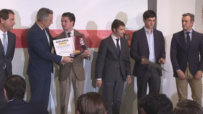 La Comunidad reconoce a los alumnos más destacados de la Escuela Taurina regional José Cubero Yiyo