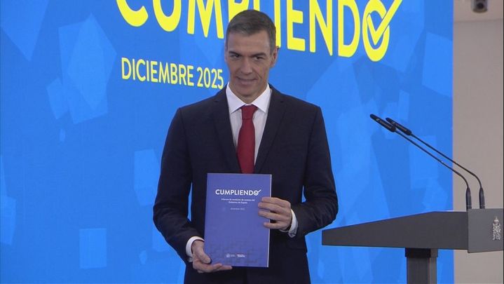 Sánchez avisa de que seguirá aunque tenga que aguantar "campañas personales, mentiras y fango"
