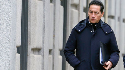 El Supremo prohíbe salir del país a un excargo de Acciona por los amaños de obra del 'caso Koldo'