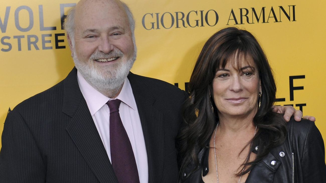 Fotografía de archivo del director estadounidense Rob Reiner  y su esposa Michele Singer