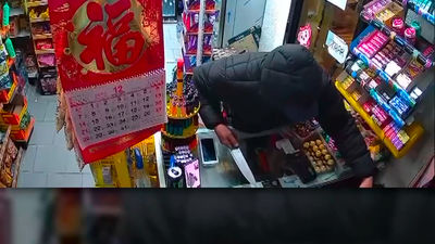 Detenido el atracador de una tienda en Majadahonda: "No me pegó, pero sostuvo el cuchillo apuntándome"