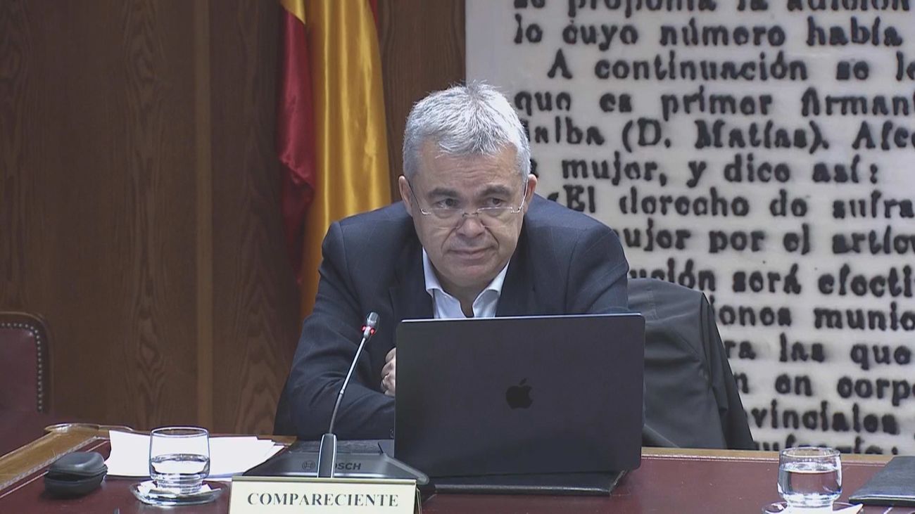 Cerdán dice en el Senado que "es inocente" y denuncia una "persecución inquisitorial"