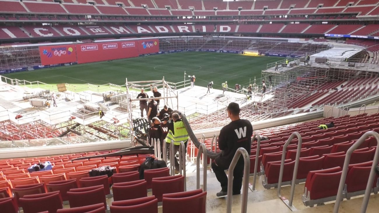 El Estadio Metropolitano se convierte en una pista de hielo de 4.700 metros cuadrados para patinar
