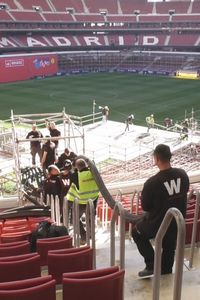 El estadio Metropolitano se convierte en una pista de hielo de 4.700 metros cuadrados para patinar