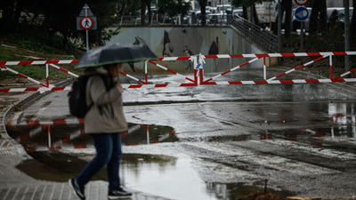 Lluvias intensas causan inundaciones en Badalona y preocupación en Catarroja