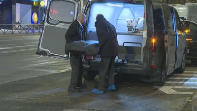 El autor del parricidio de Bravo Murillo recibió a la Policía manos en alto