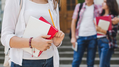 2.100 euros para universitarios y artistas: nuevas Becas de Excelencia de la Comunidad de Madrid