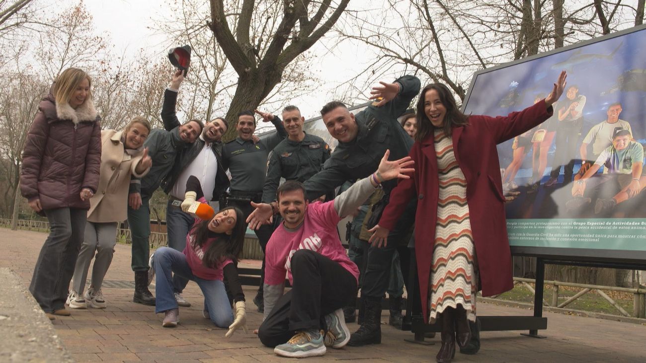 Calendario solidario de la Guardia Civil y el Zoo de Madrid en favor del autismo