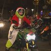 Botas, moto y… ¿gorro de Navidad? La Papanoelada Motera de Fuenlabrada recorre el municipio repartiendo espíritu navideño