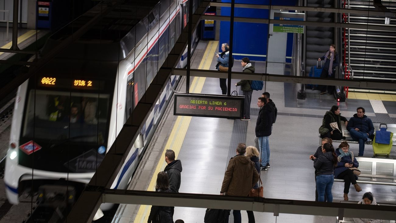 Llegada de un metro a la estación de Moncloa