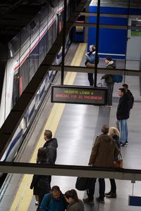Llegada de un metro a la estación de Moncloa